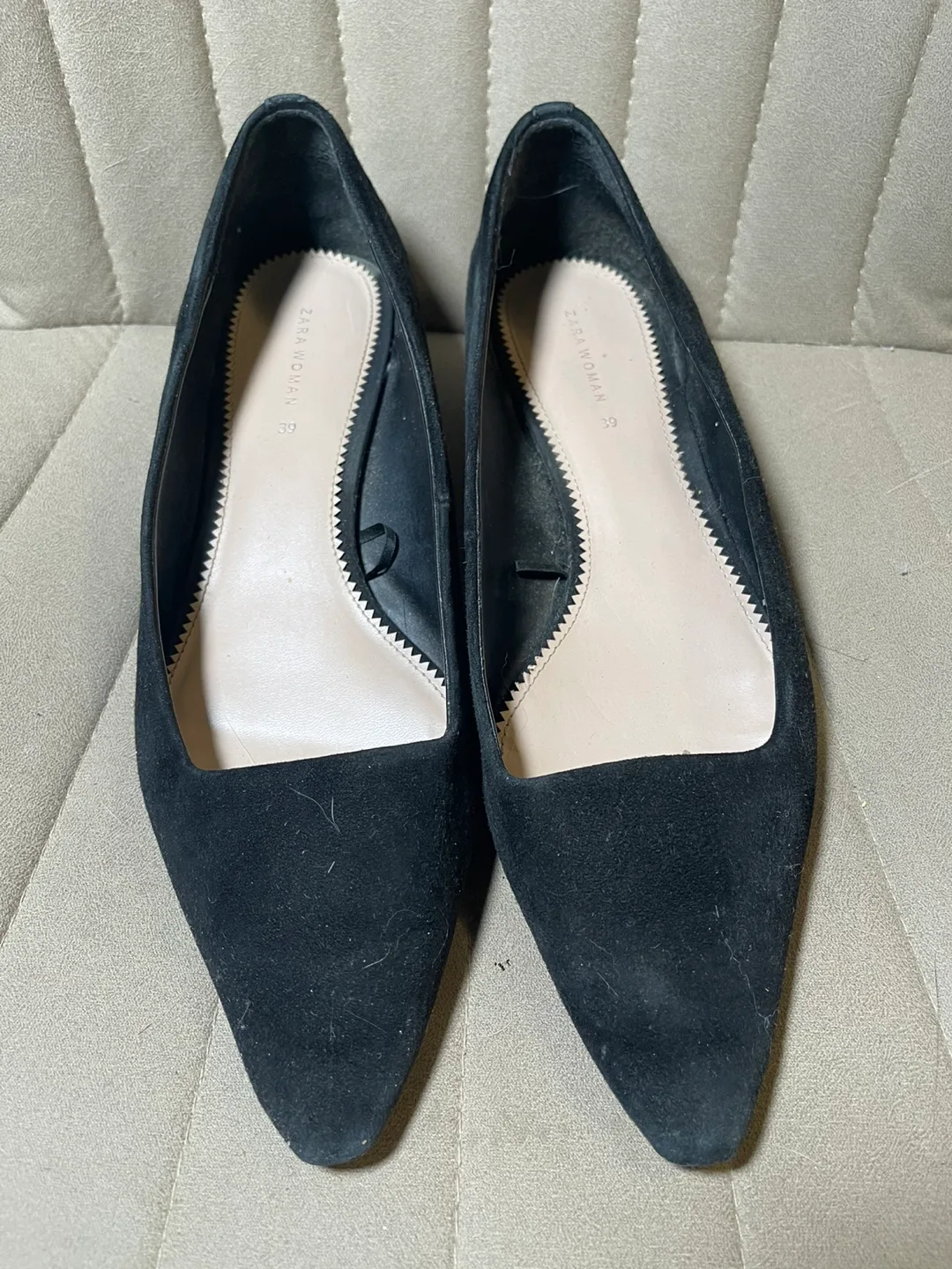 Woman Black Suede Pointed-Toe Low Heels, Size 38 thumbnail
