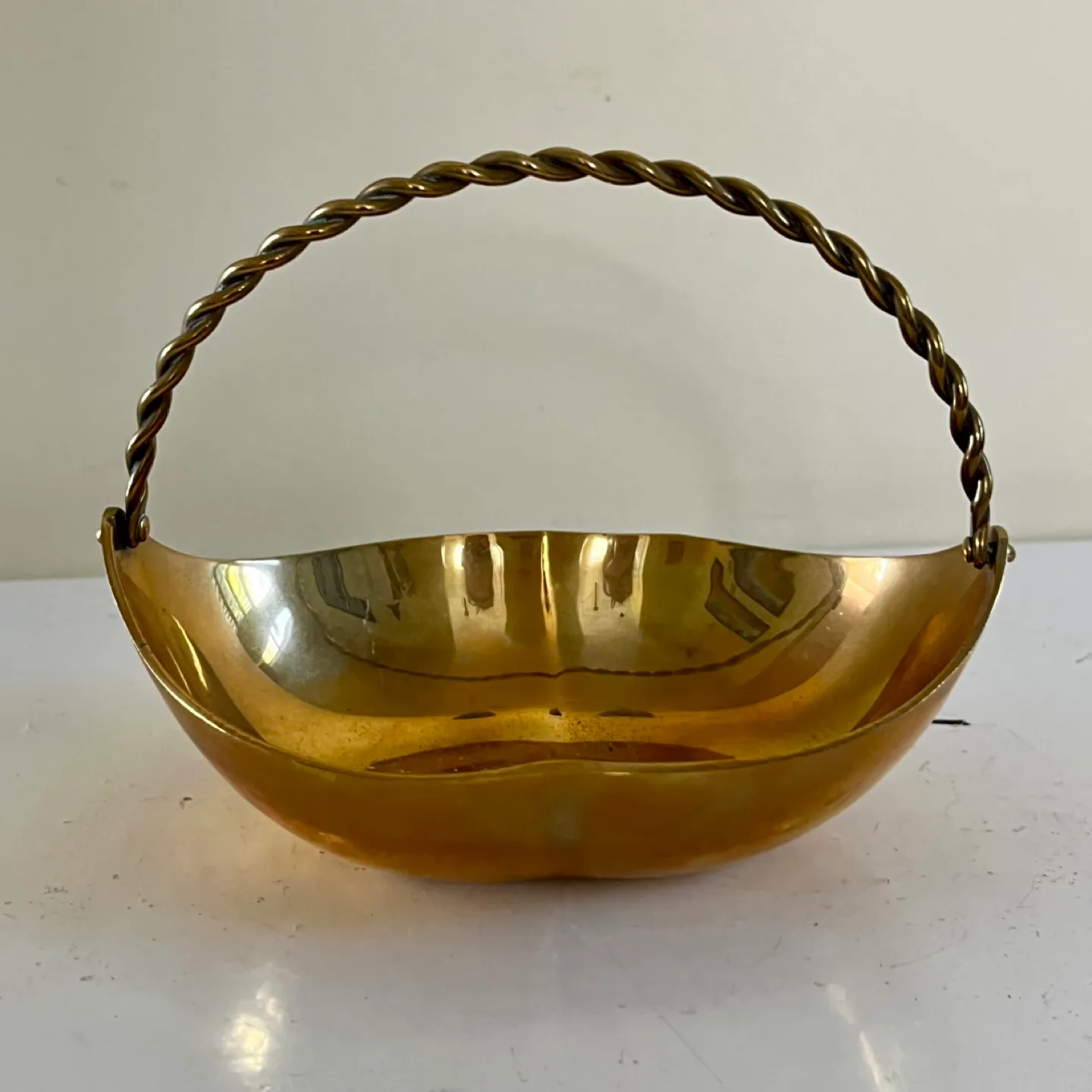 Sweet little Brass Basket thumbnail