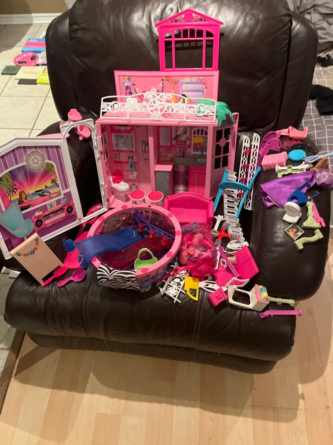 Barbie Malibu Dreamhouse Playset with Accessories thumbnail