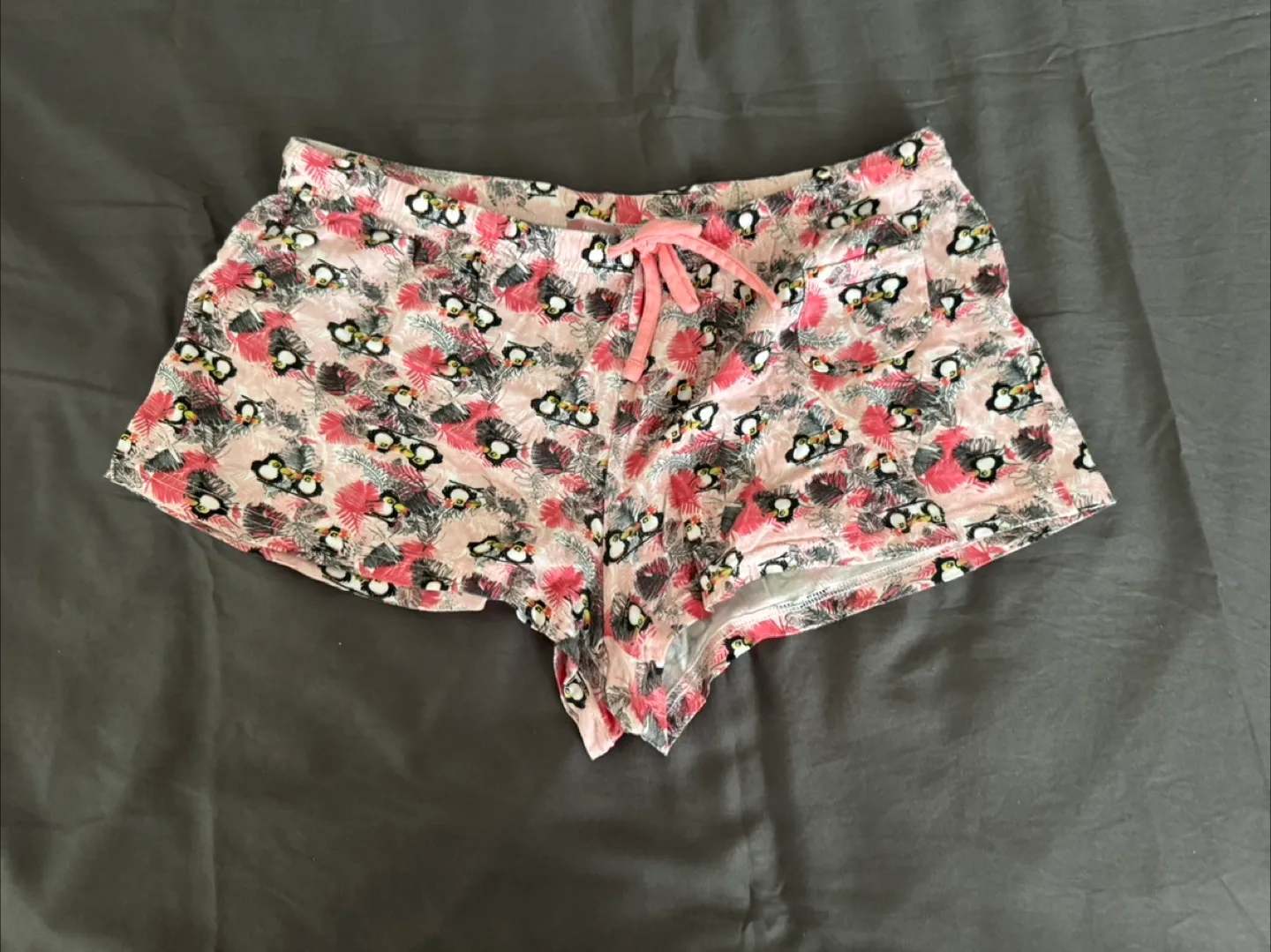 La Vie en Rose Women's Toucan Print Sleep Shorts - Size Medium thumbnail