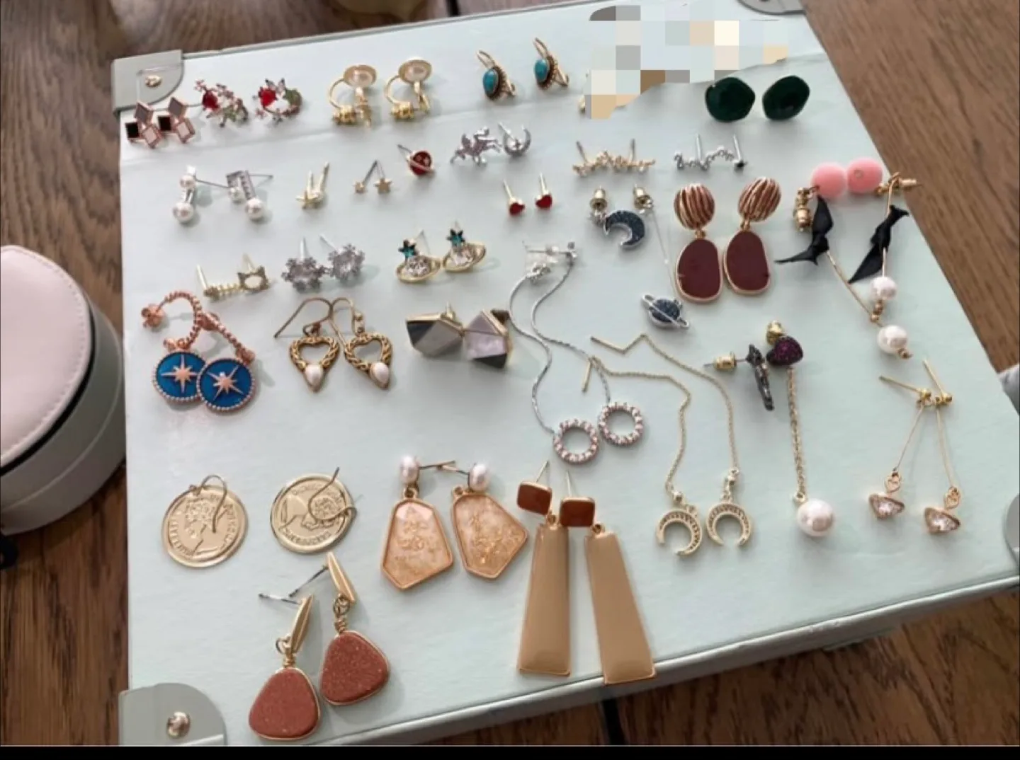 Huge earring lot - $4/pair $35 for all thumbnail