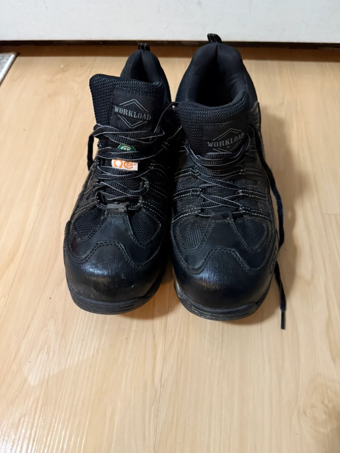 Workload safety shoes thumbnail