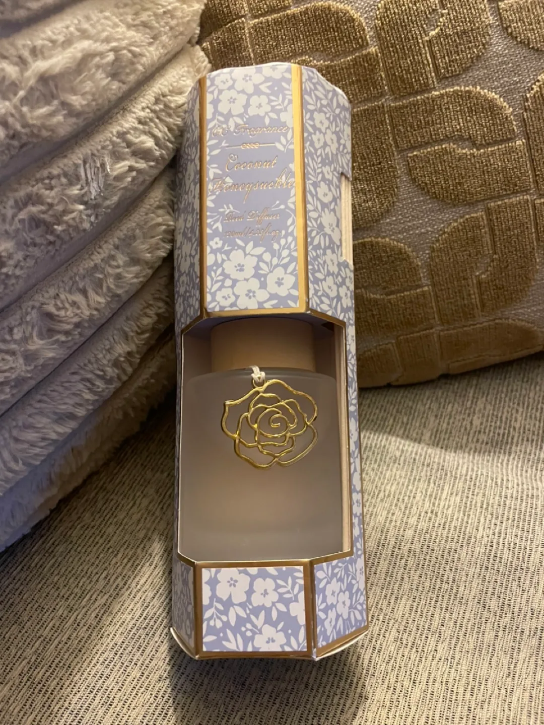 New Coconut Honeysuckle Room Diffuser thumbnail