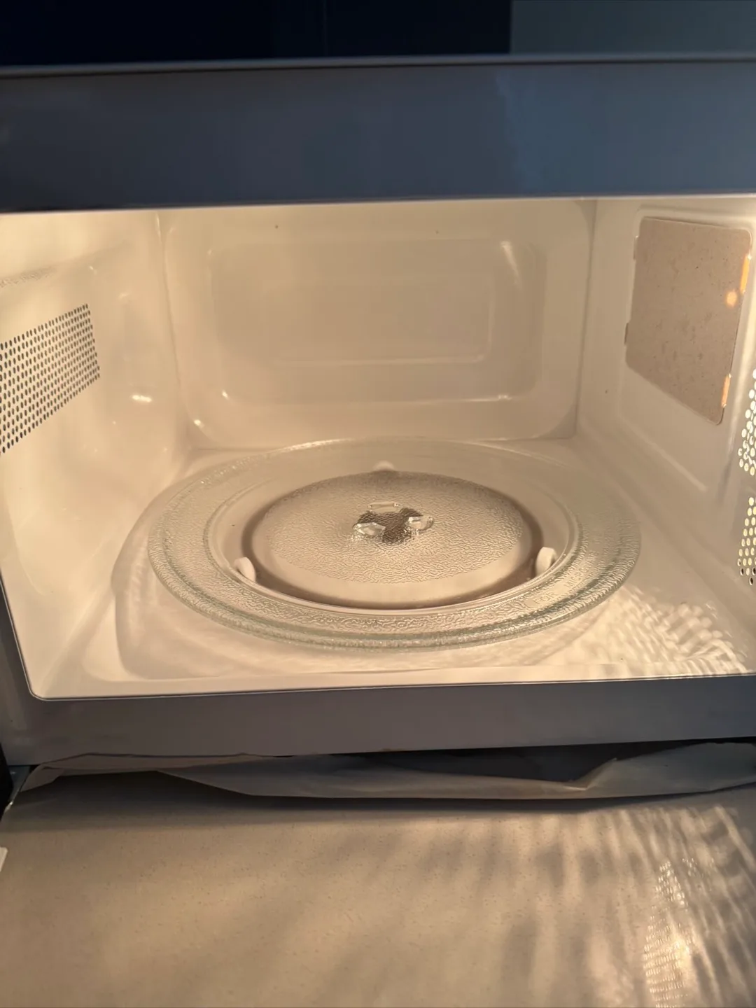 White Microwave with patty paper- limited price until 2-3days image indicator(5)