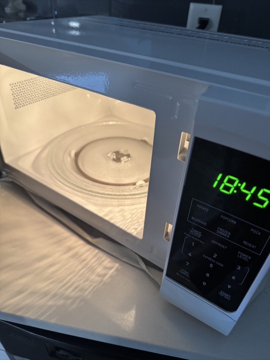 White Microwave with patty paper- limited price until 2-3days - photo 2