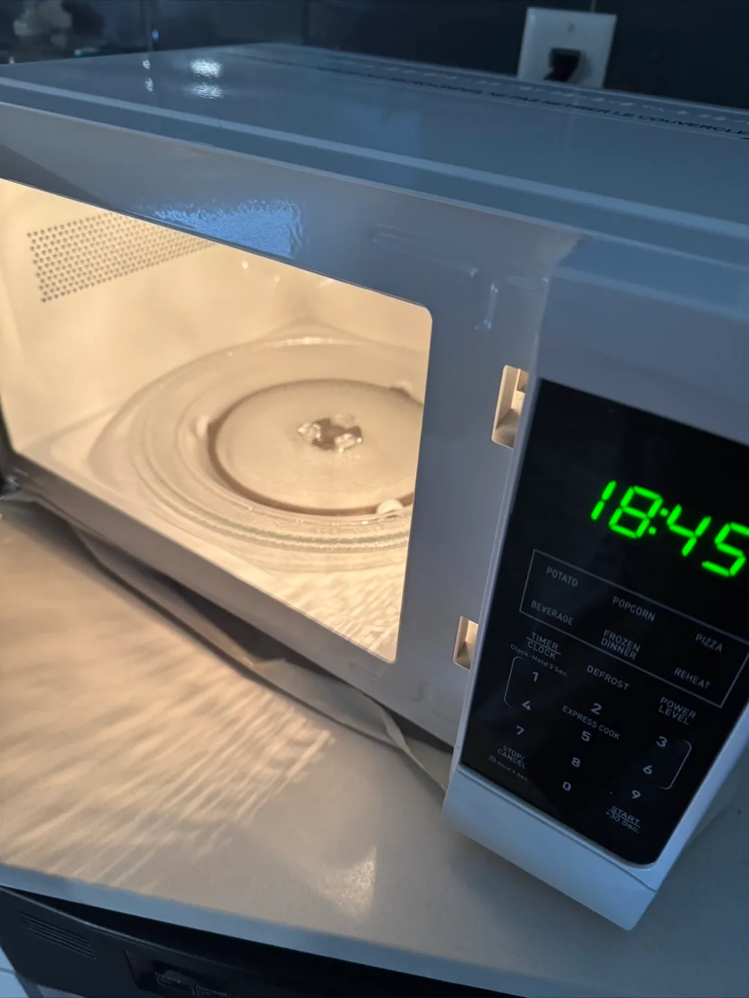 White Microwave with patty paper- limited price until 2-3days image indicator(2)