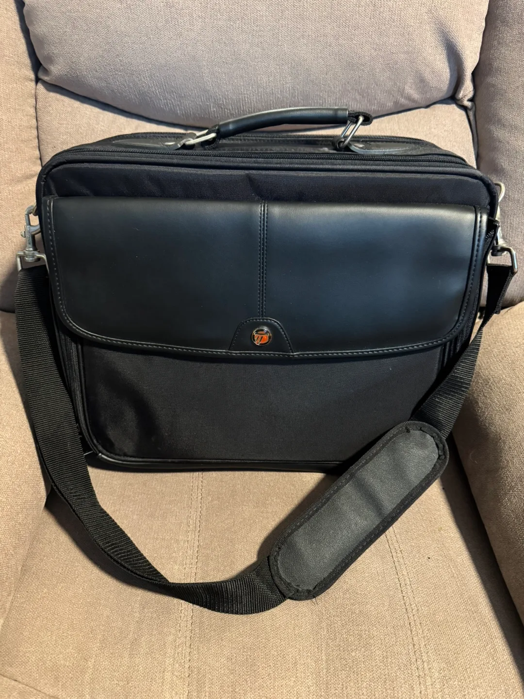 Black Laptop Bag - Travel Briefcase thumbnail