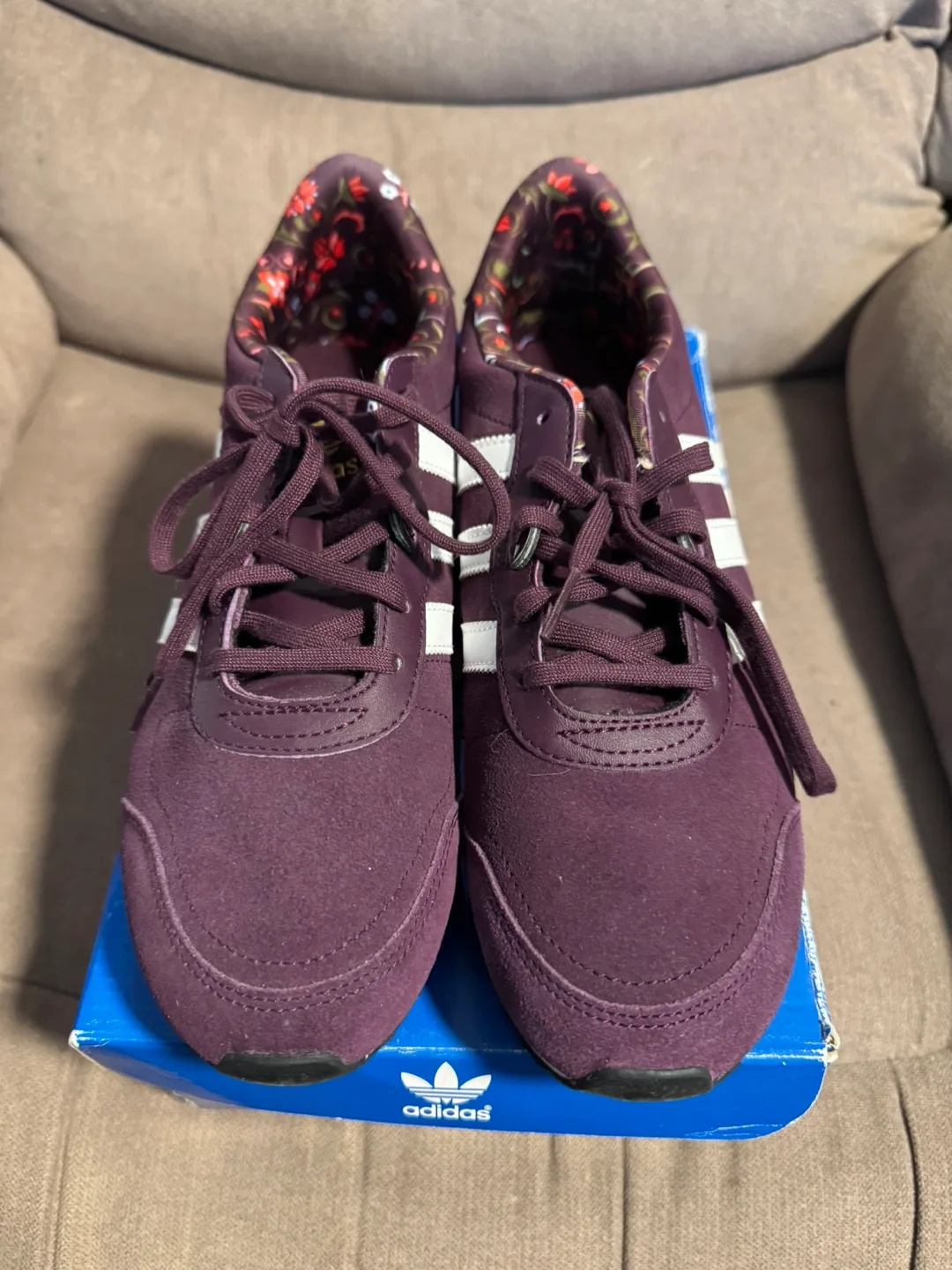 Adidas Originals Womens Sneakers Size 8.5 thumbnail