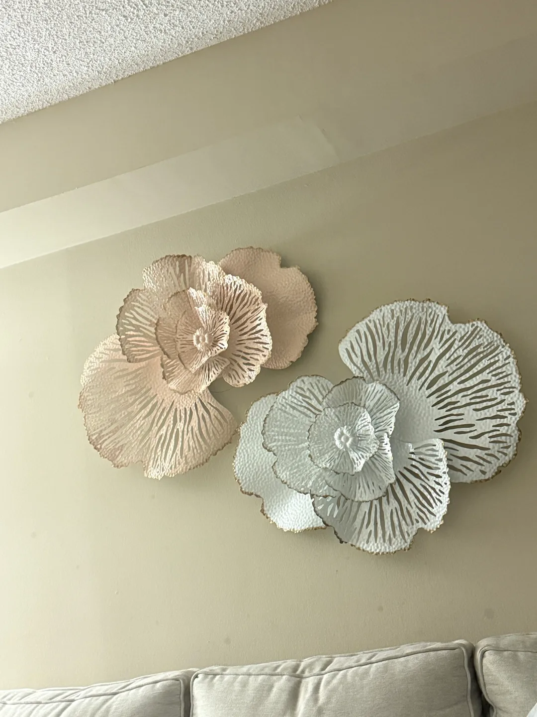 Set of Two Metal Flower Wall Sculptures thumbnail