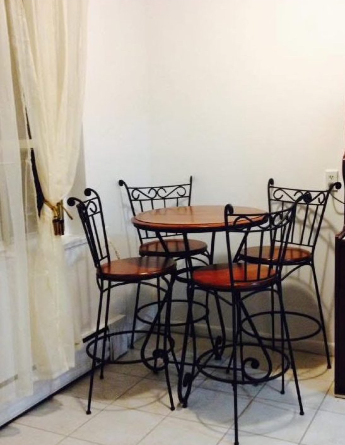 Table and chair set