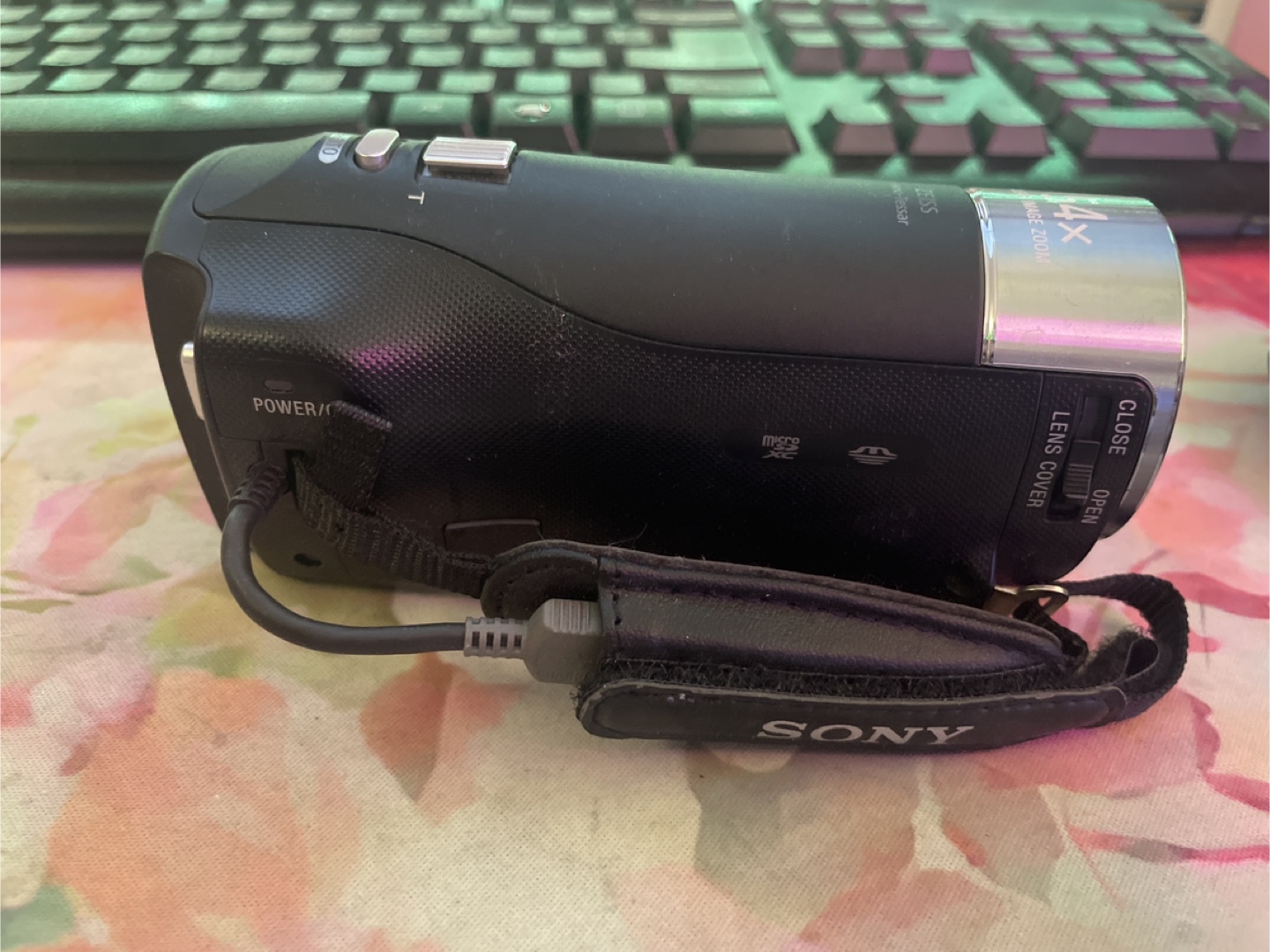 Sony Handycam HDR-CX240 Full HD Camcorder - photo 3