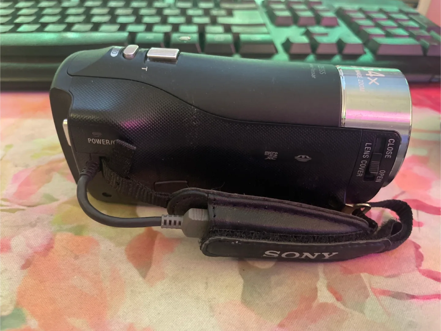 Sony Handycam HDR-CX240 Full HD Camcorder image indicator(3)
