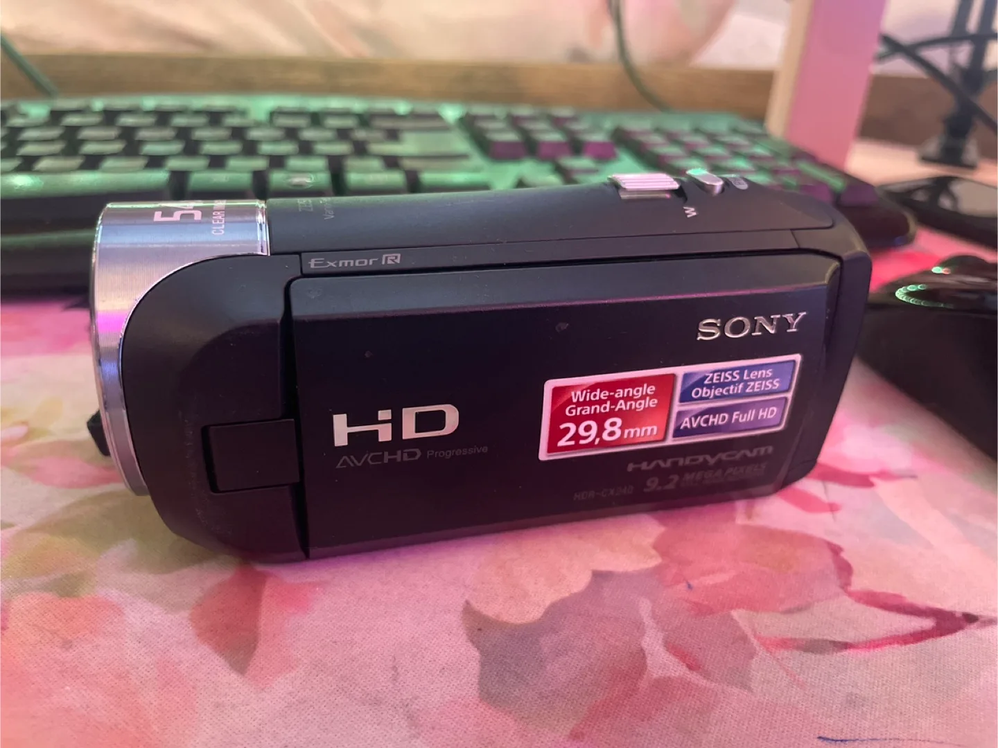 Sony Handycam HDR-CX240 Full HD Camcorder image indicator(2)