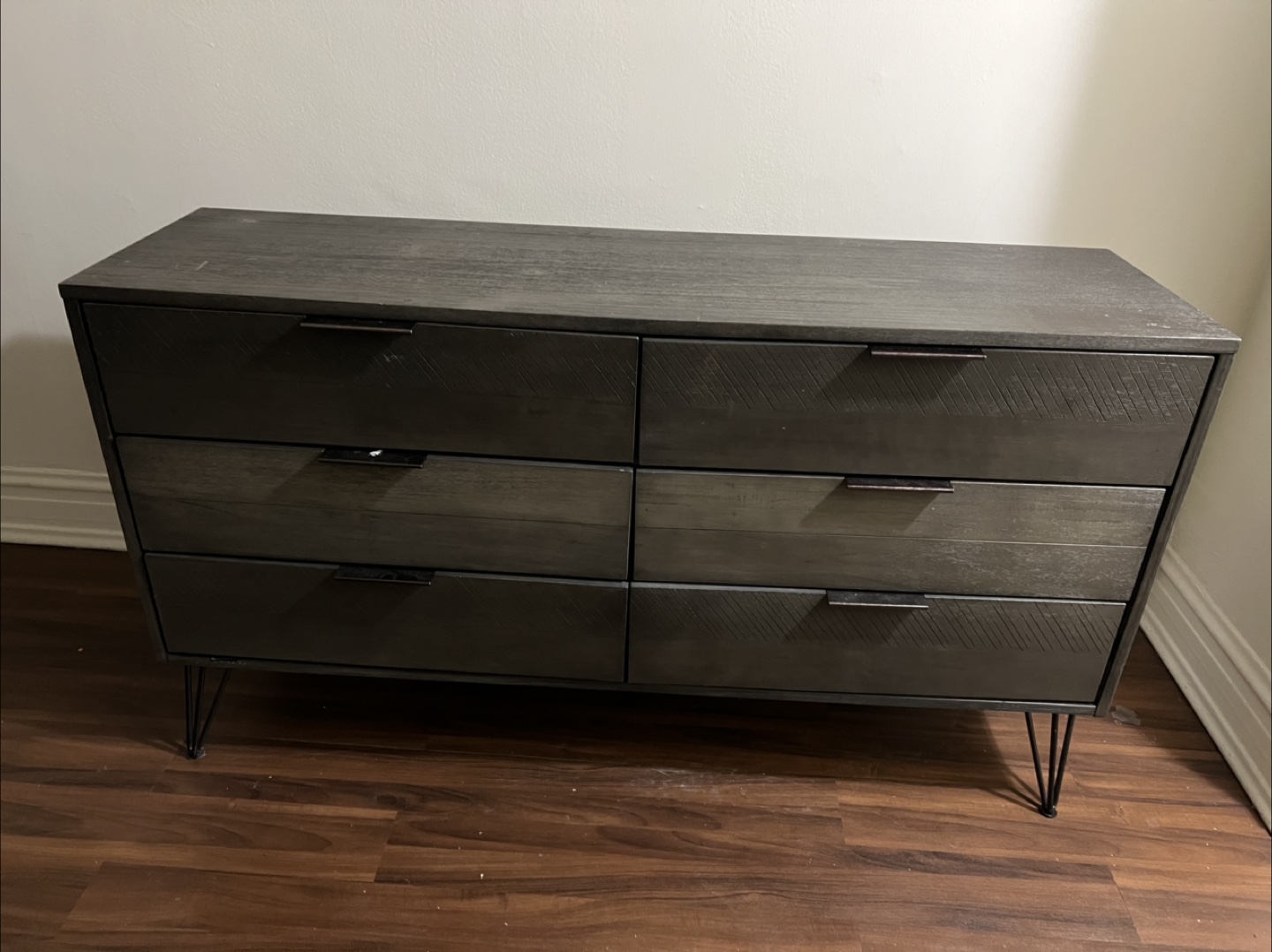 6-Drawer Dresser with Metal Legs