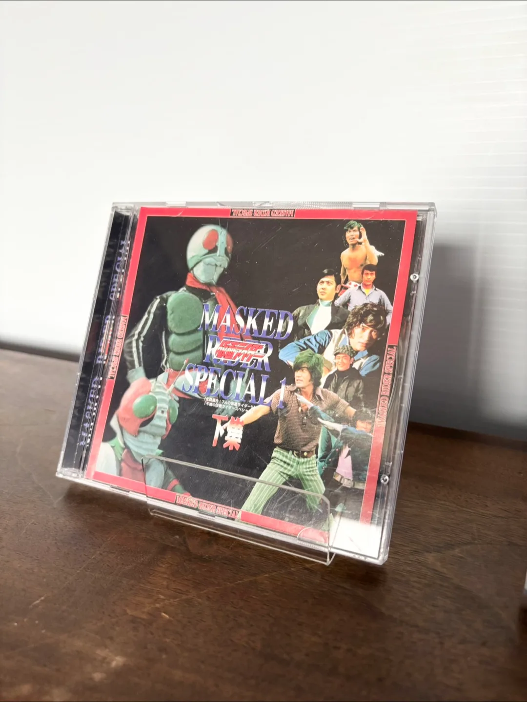 Vintage ultraman action figures and dart board image indicator(8)