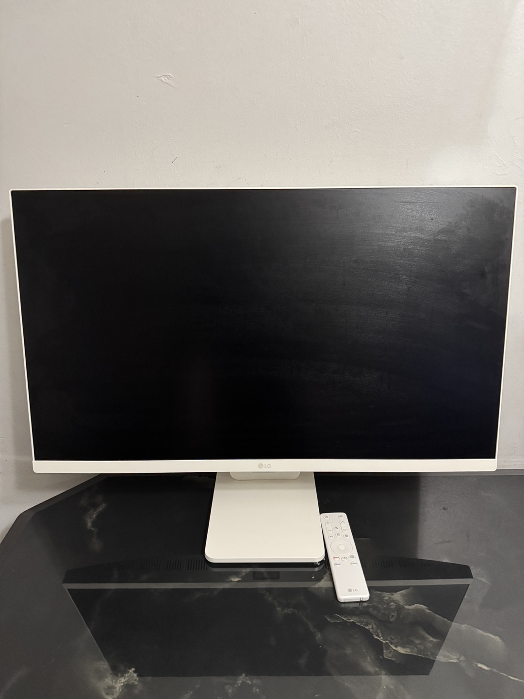 LG 27-inch UltraWide Smart Monitor with Remote