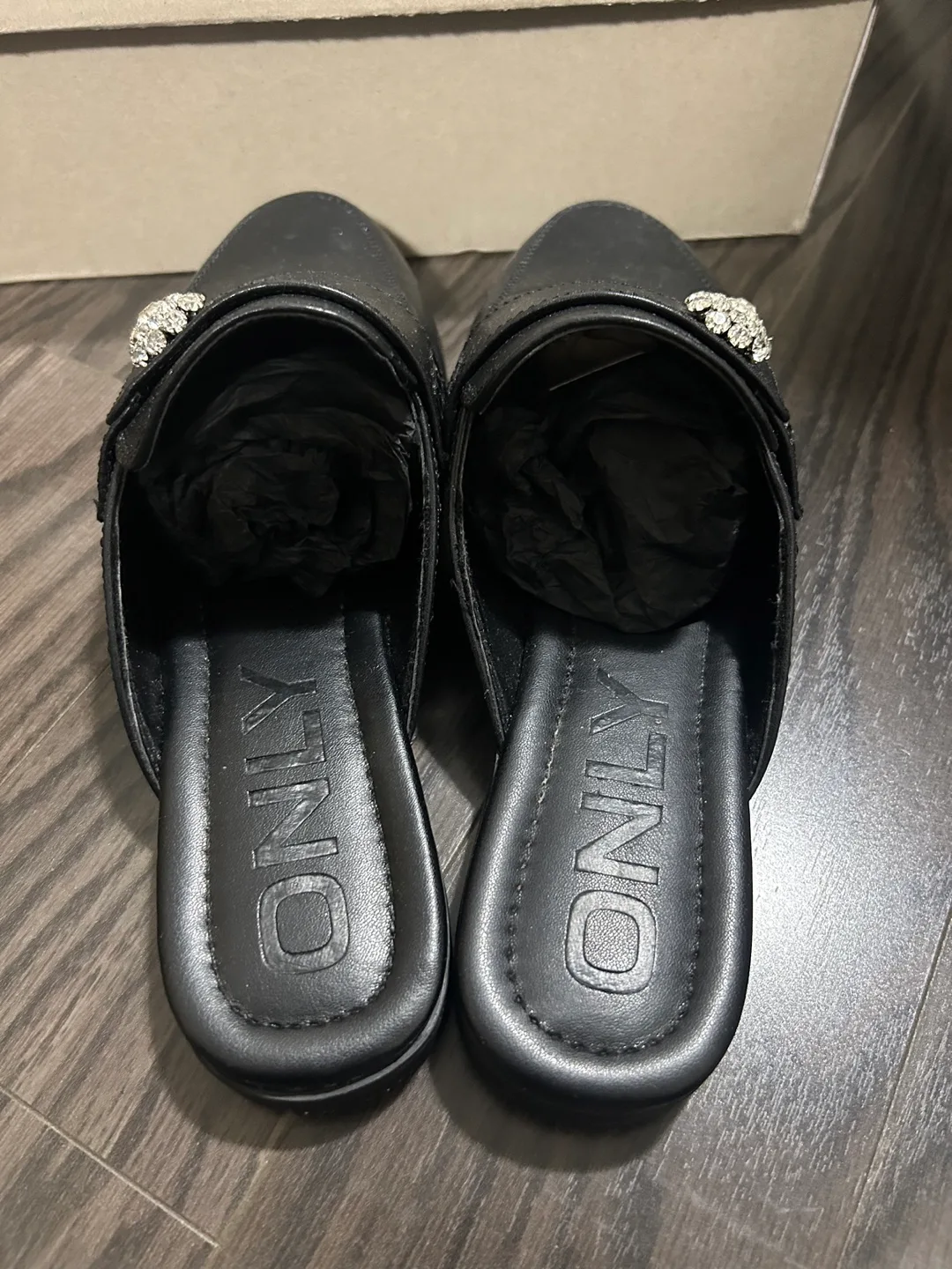 Only black rhinestone mules size 6, worn once! image indicator(4)
