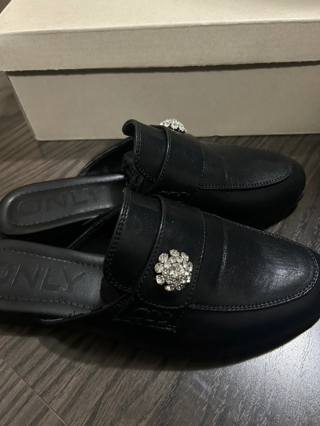 Only black rhinestone mules size 6, worn once! image indicator(3)
