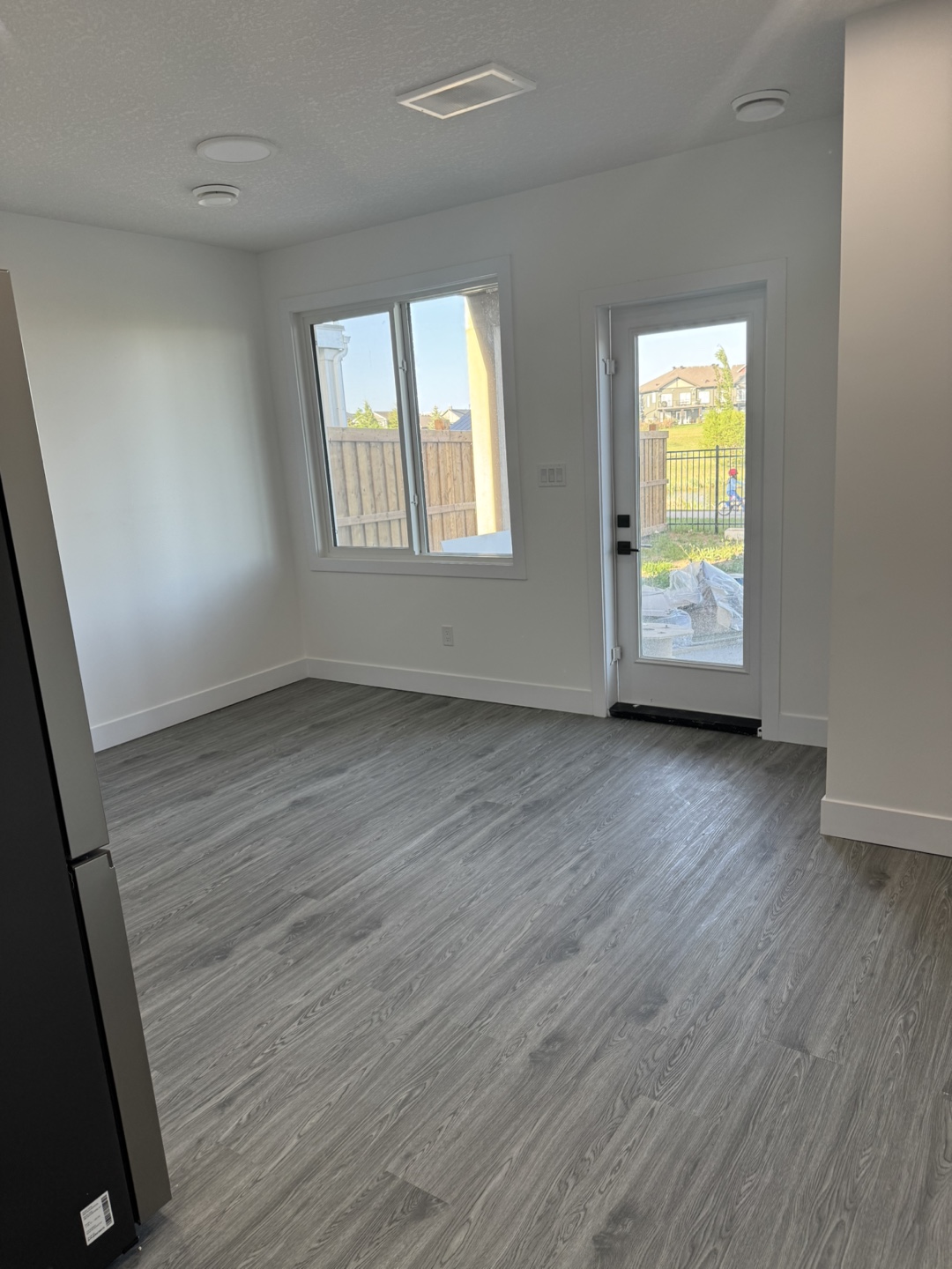 Newly constructed Basement Suite FOR RENT - photo 2