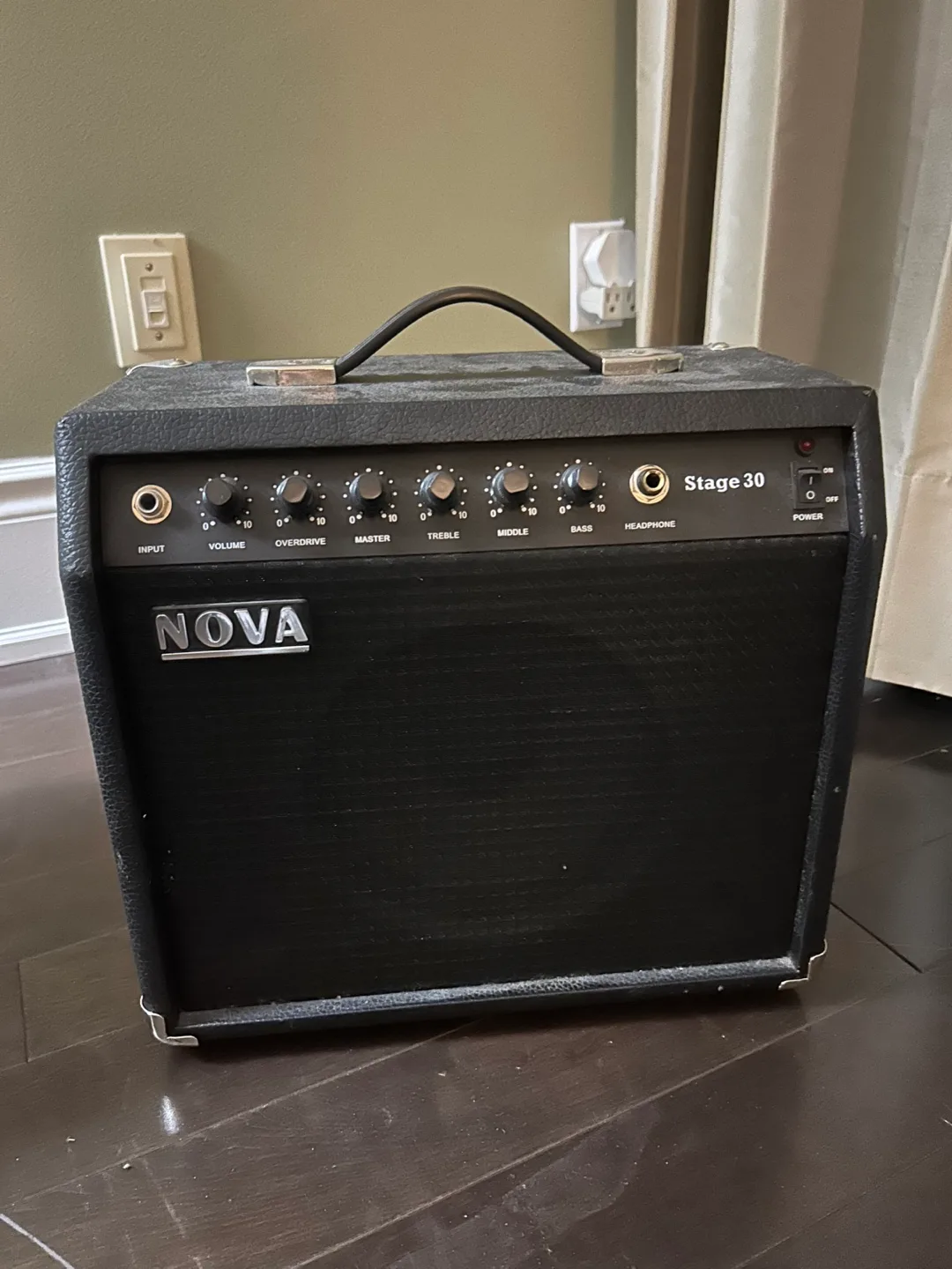 Nova Stage 30 Guitar Amplifier thumbnail