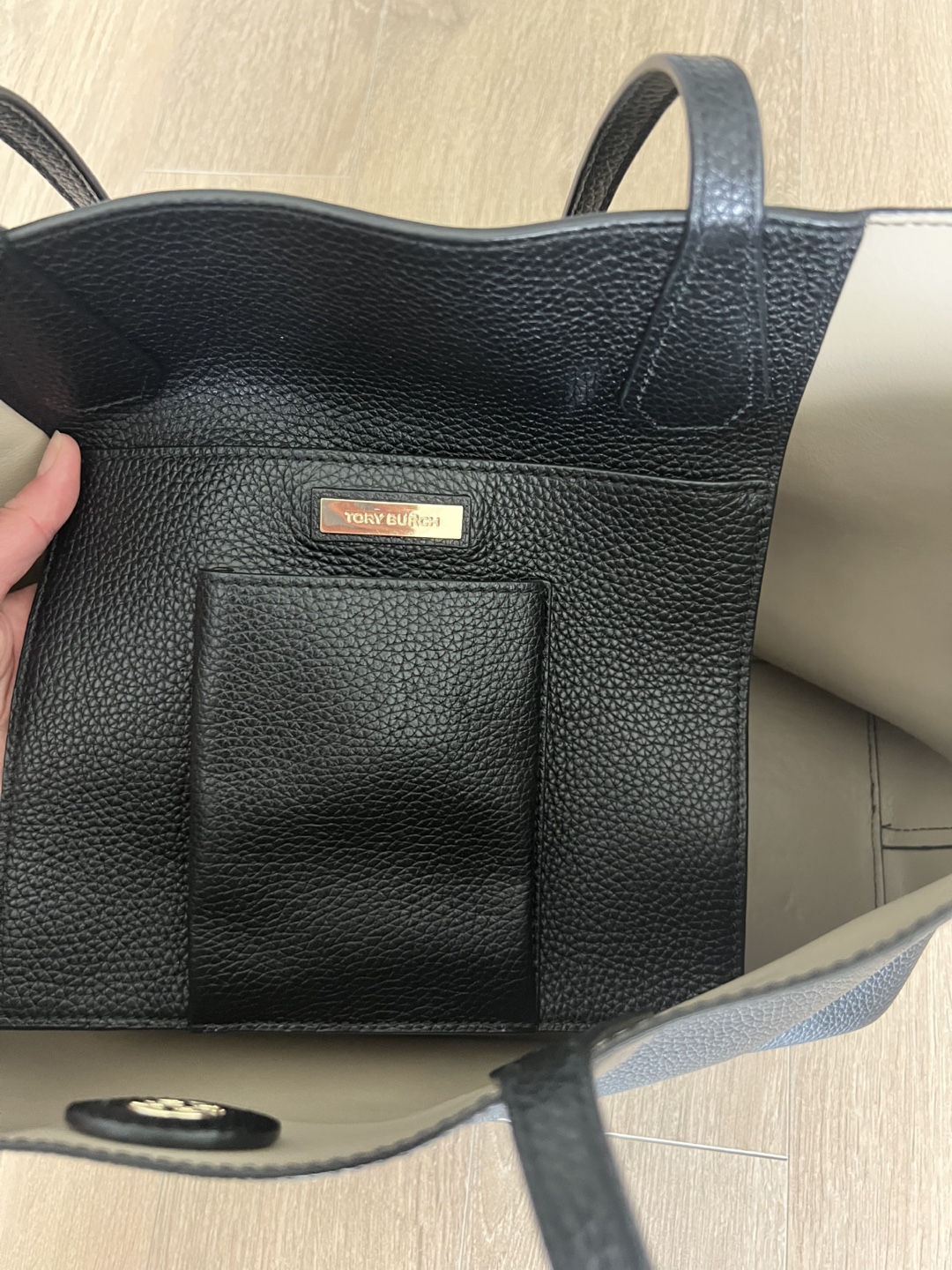 Tory Burch Leather Tote - photo 5