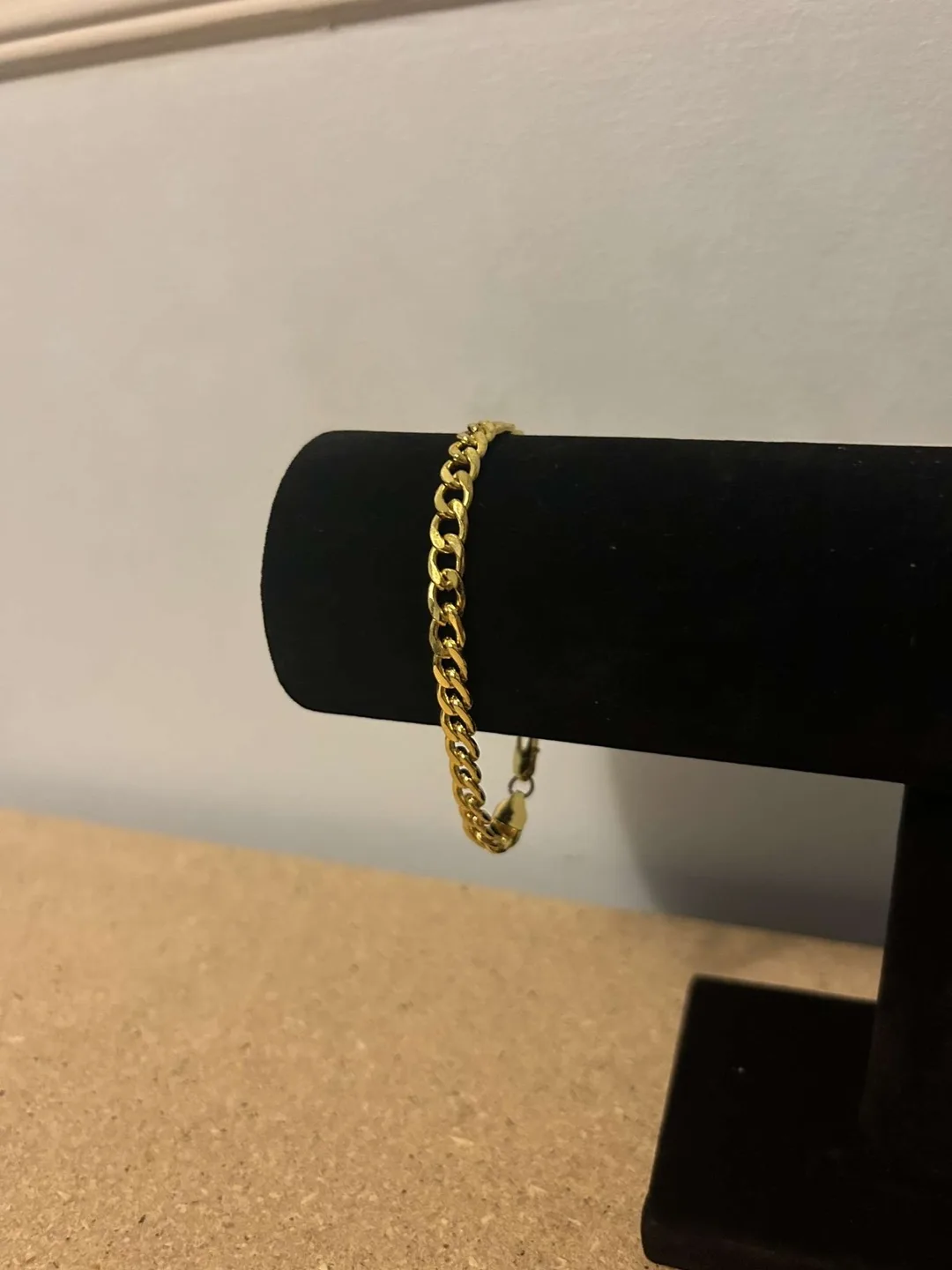 Gold Curb Chain Bracelet thumbnail