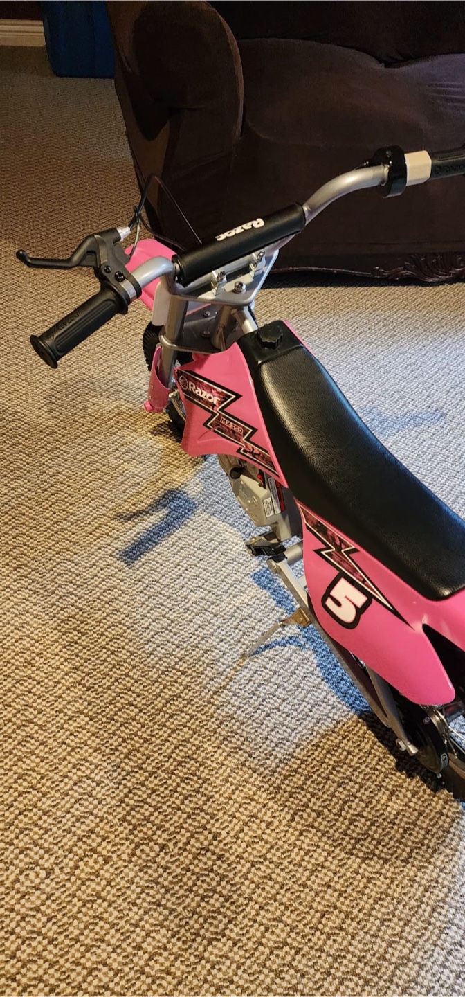 Razor Dirt Rocket Electric Motocross Bike - Pink