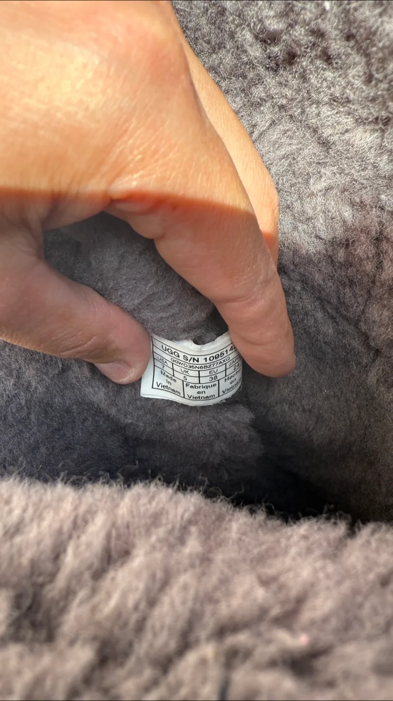 UGG Adirondack III Lace-Up Boots image indicator(3)