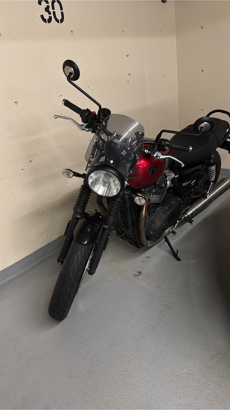 2023 Triumph Speed Twin 900 Chrome Edition - photo 2