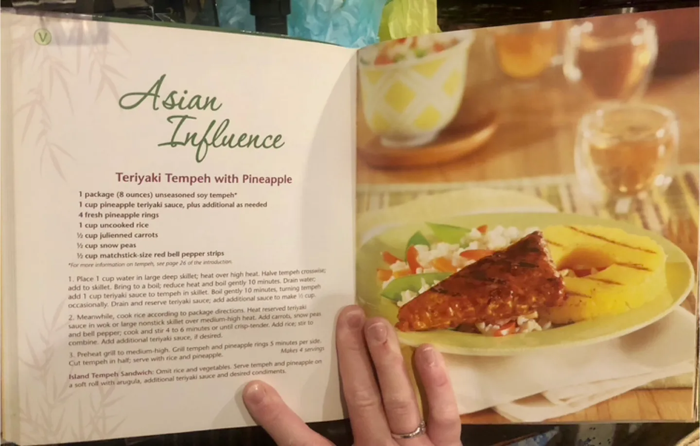 Meat-free Cookbook Bundle image indicator(3)