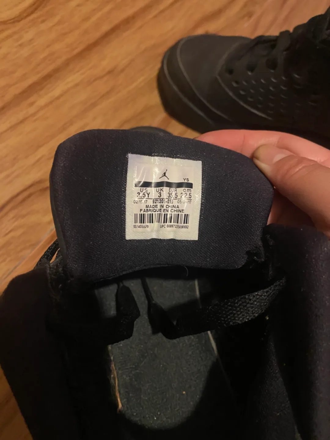 Jordan Sneakers size 3.5Y image indicator(4)