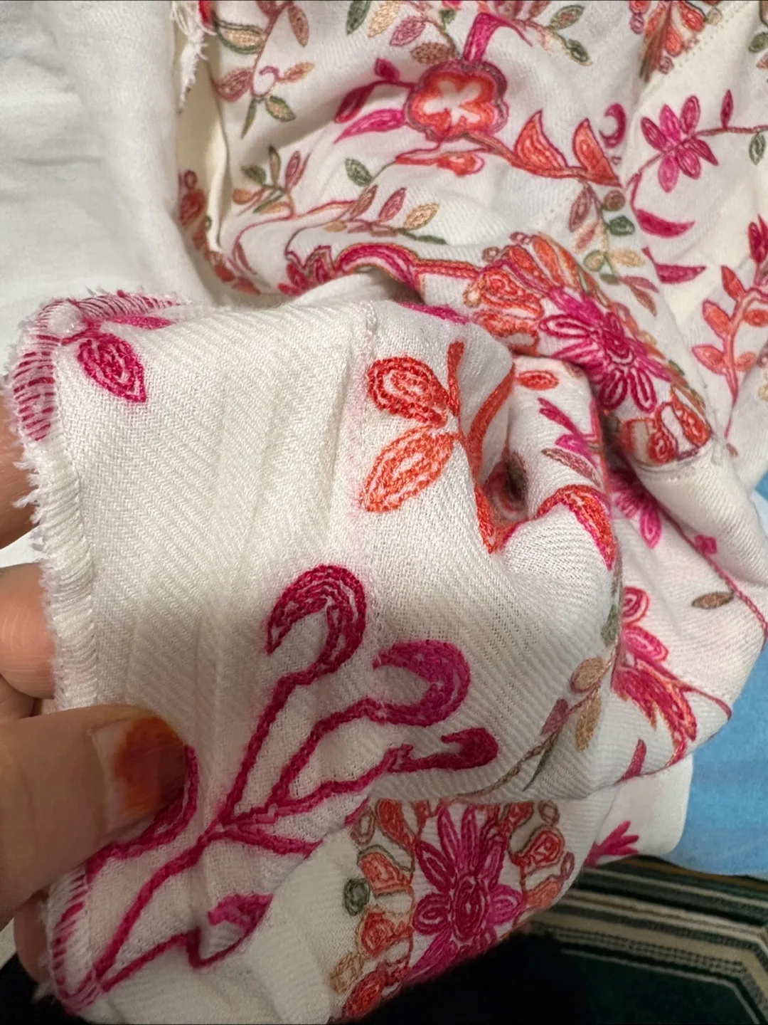 embroidered kurta image indicator(5)