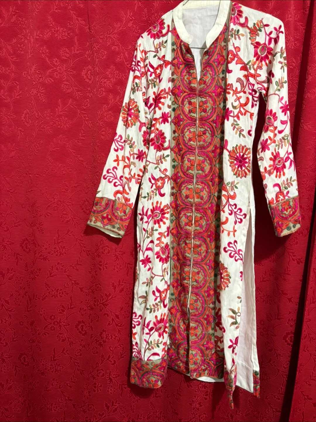 embroidered kurta thumbnail