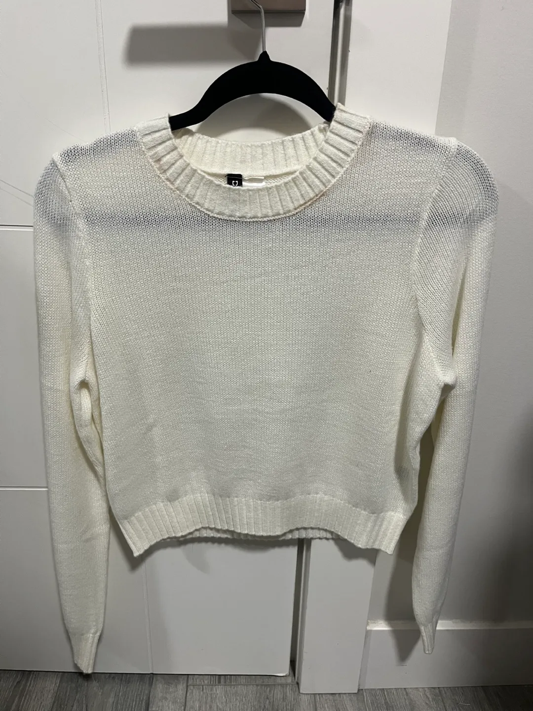 Cream-coloured cropped knit sweater thumbnail
