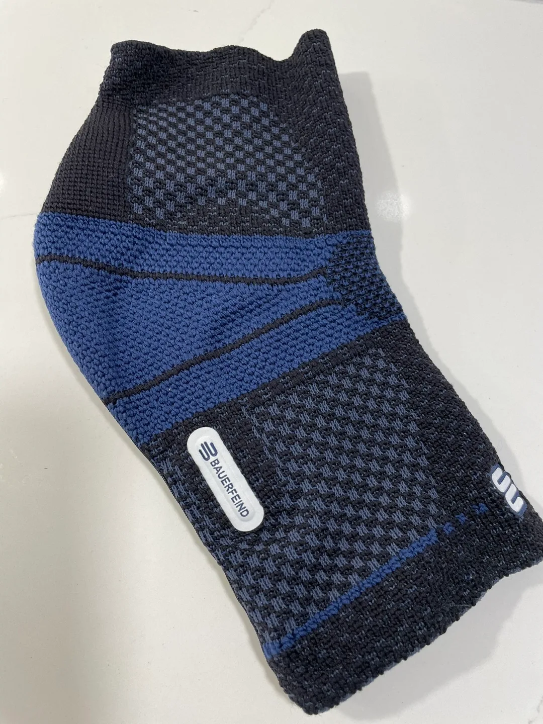 Bauerfeind Sports Elbow Strap - Brand New. In Box. image indicator(3)