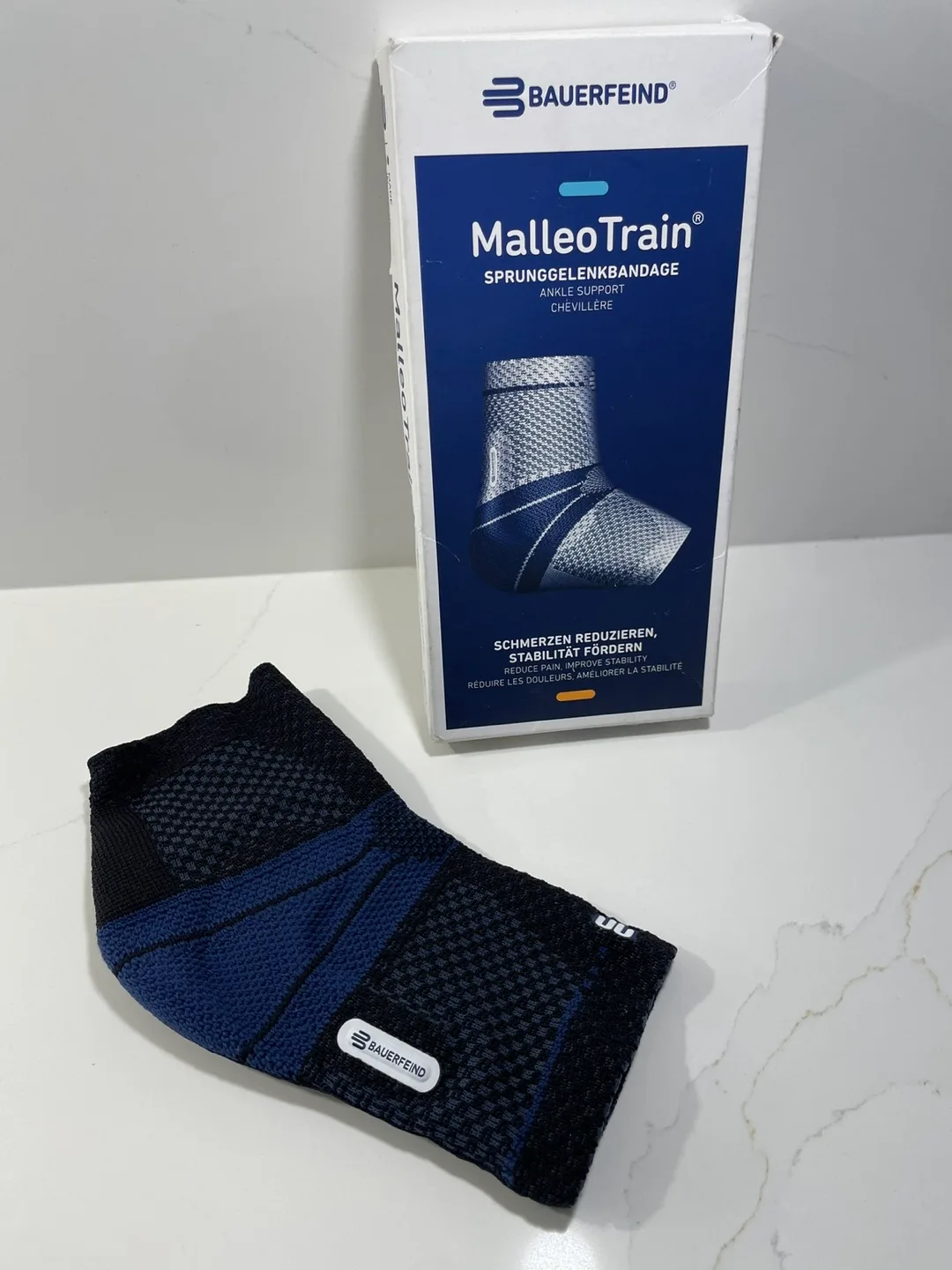 Bauerfeind Sports Elbow Strap - Brand New. In Box. image indicator(2)