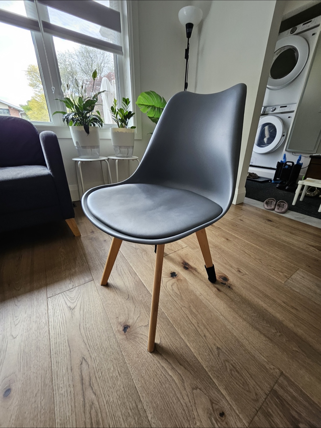 $50 for a Set of 4 Dining Chairs - photo 2