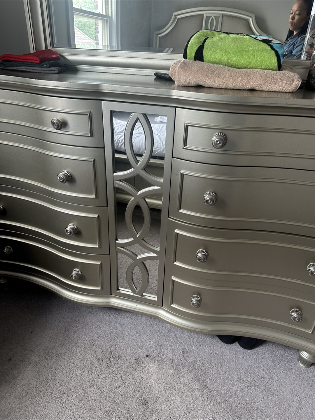 Elegant Silver Dresser and Mirror Set - photo 2