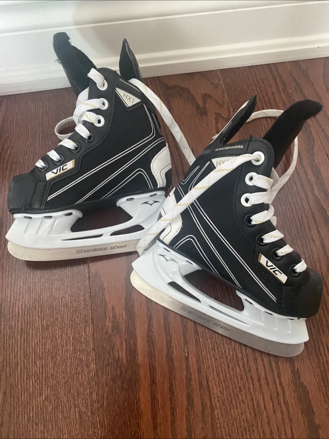 Vic Hockey Youth Ice Skates - Size US 10Y image indicator(2)