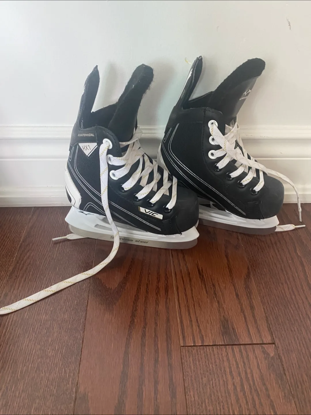Vic Hockey Youth Ice Skates - Size US 10Y image indicator(9)