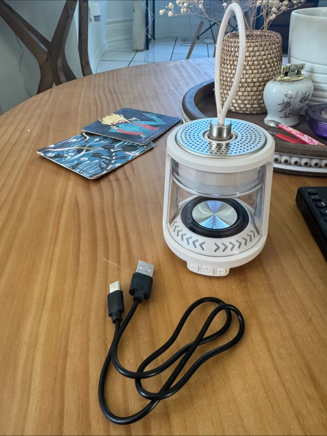 Mini Lantern & Bluetooth Speaker thumbnail