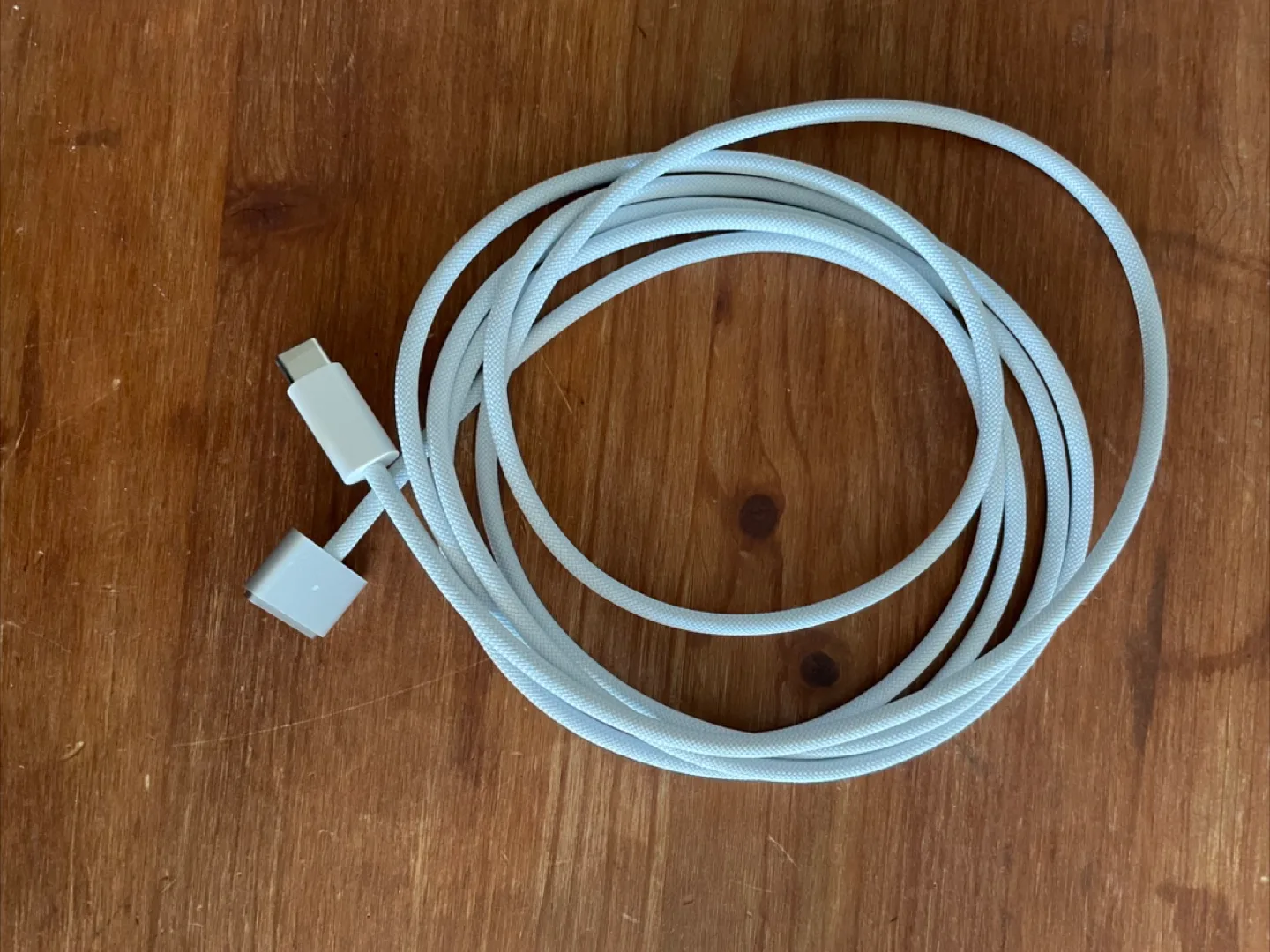 USB-C to mag safe power - White Braided thumbnail