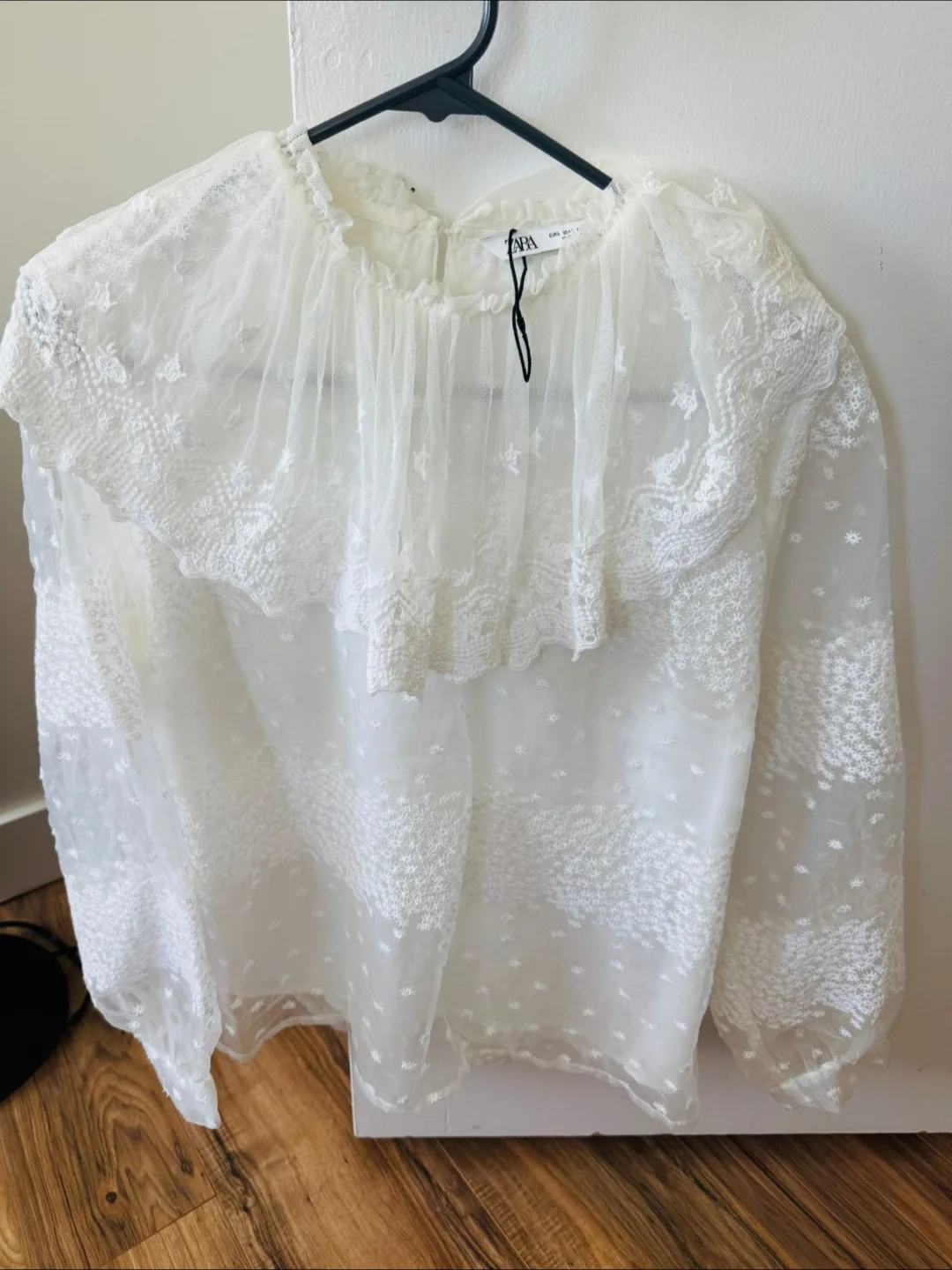 Zara White Embroidered Blouse thumbnail