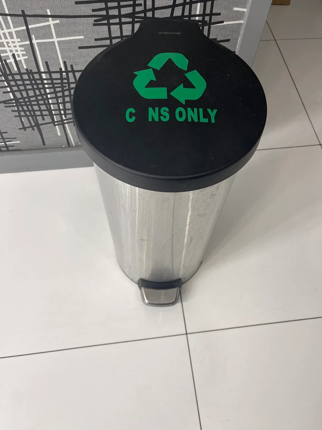 Stainless Steel Step Trash Can with Lid image indicator(2)