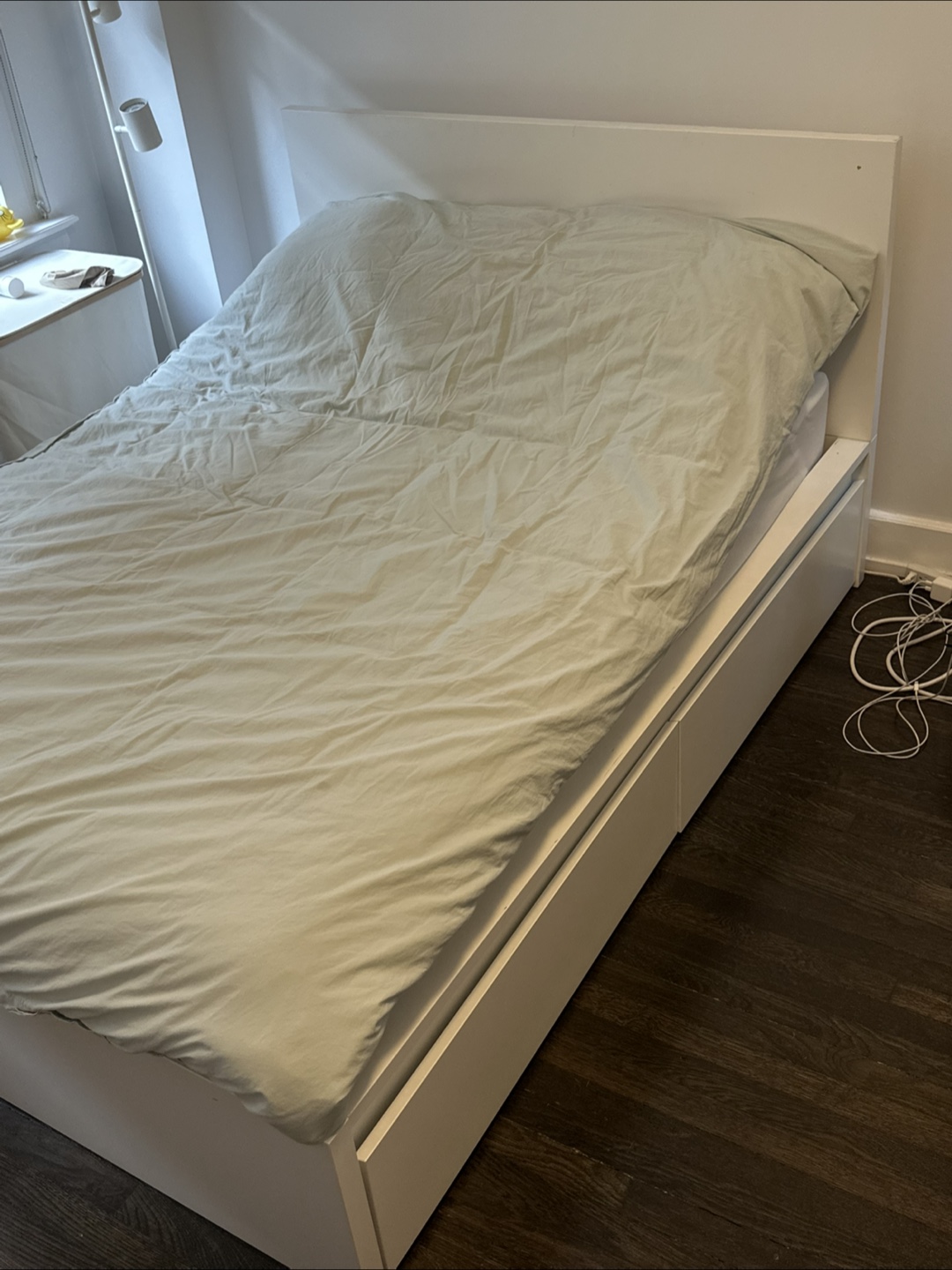 Ikea Malm full size bed with 2 drawers and mattress - photo 2