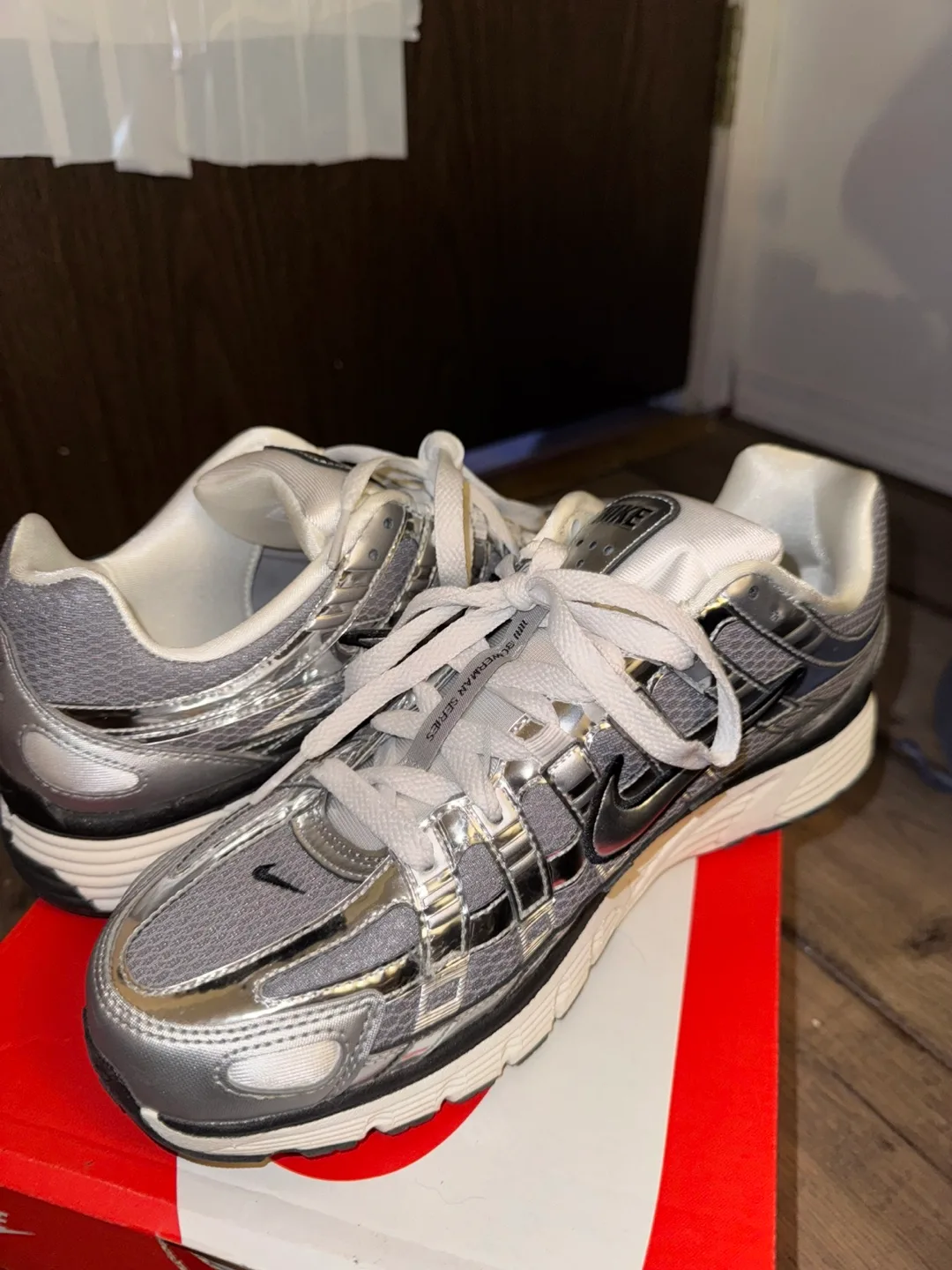 Nike Air Max P-6000 Metallic Silver Sneakers - Men's Size 9.5 thumbnail