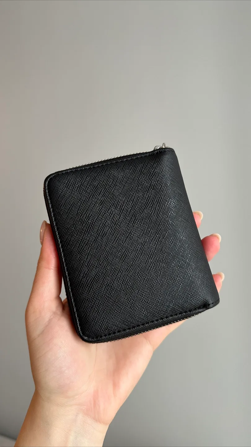 GUESS Black Zip-Around Wallet image indicator(3)