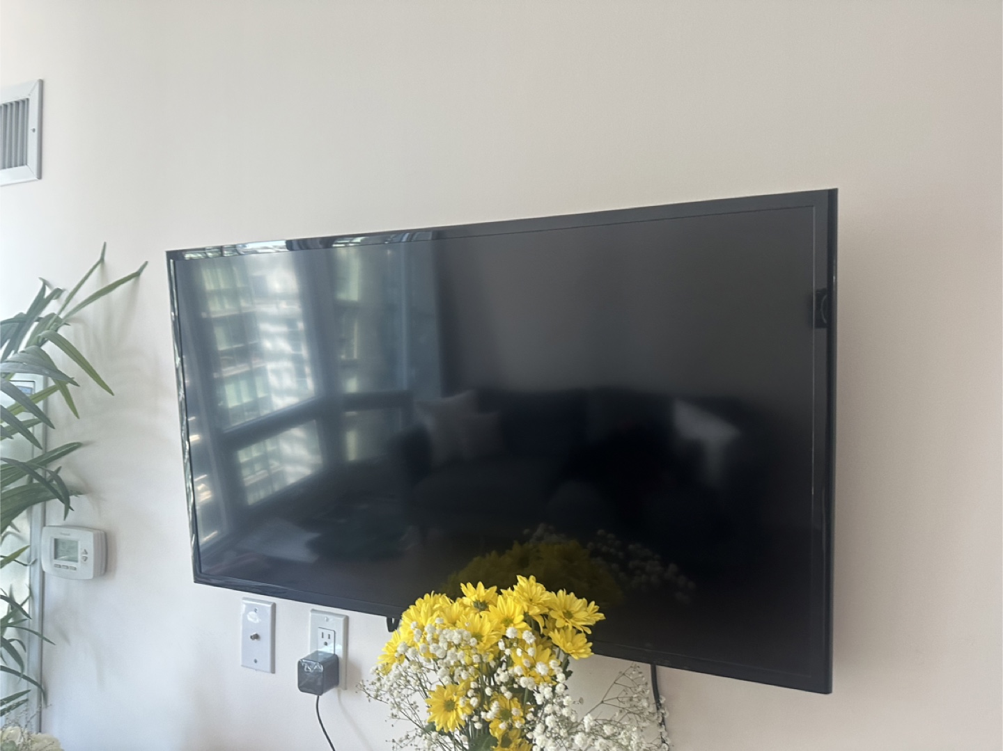 40 Inch Samsung Smart TV - photo 3