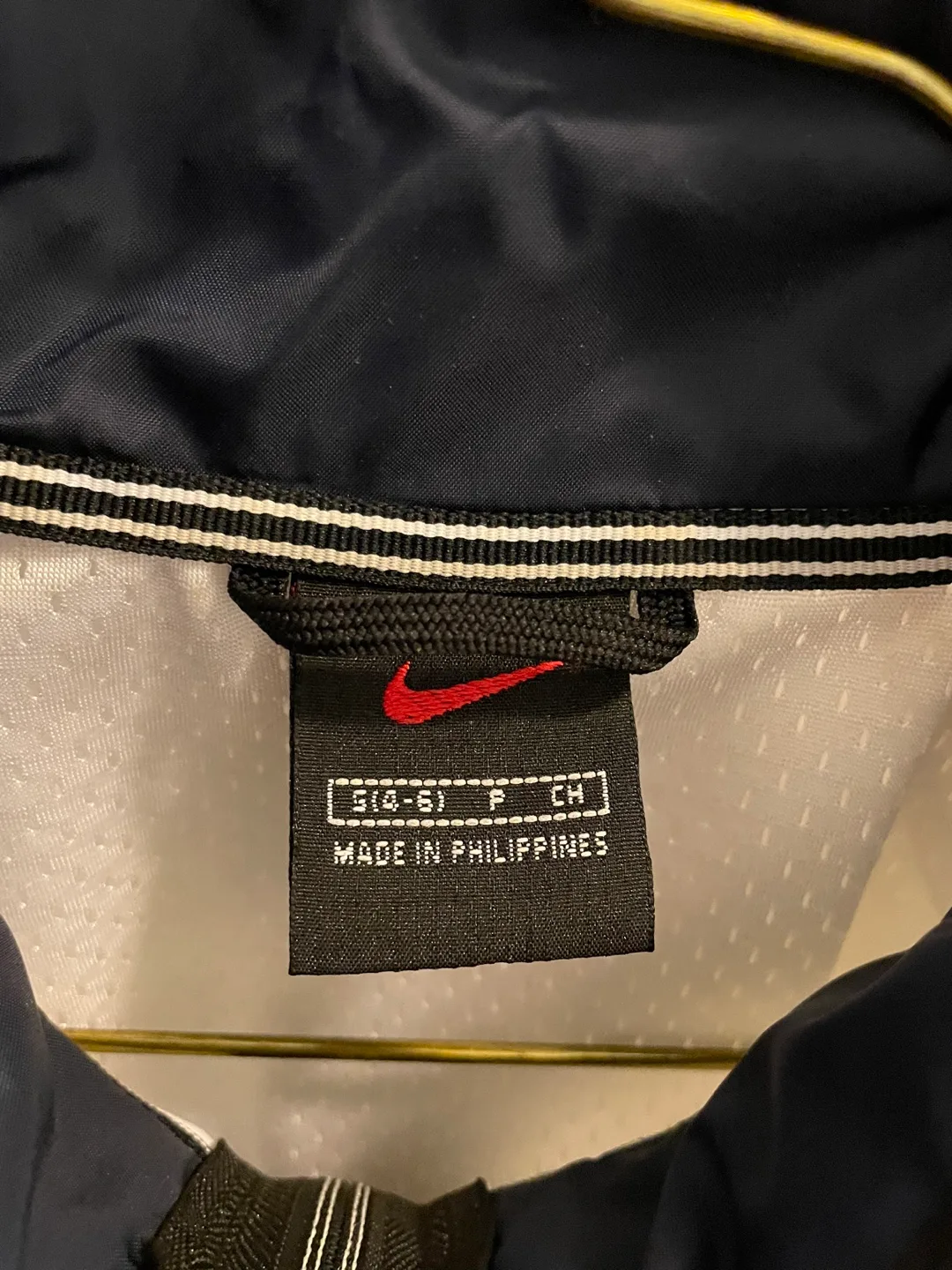 Nike Windbreaker Jacket - Size S image indicator(3)