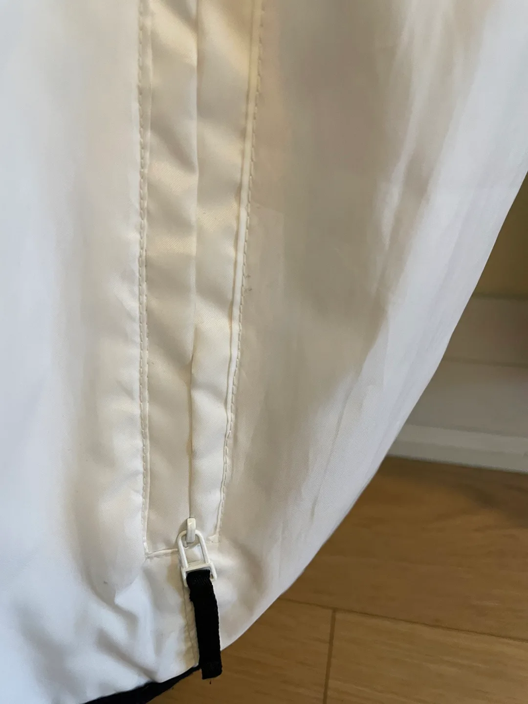 Nike Windbreaker Jacket - Size S image indicator(4)